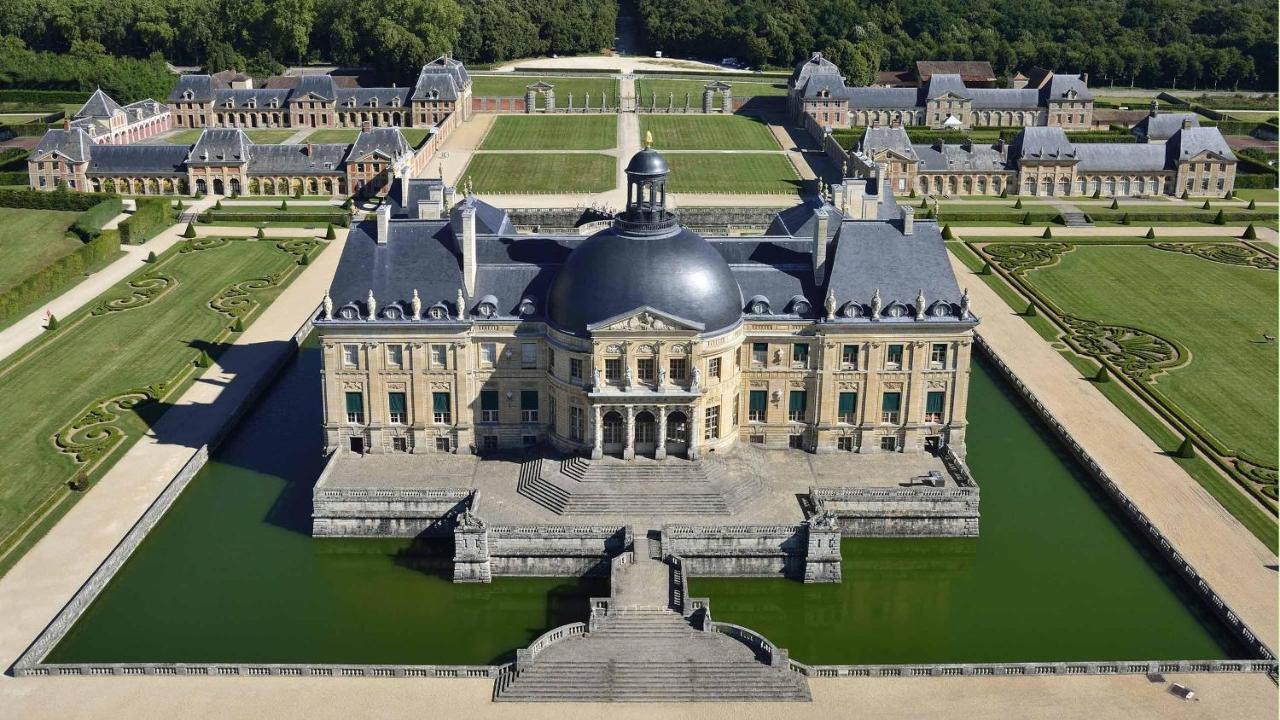 Mettez Vous Au Vert Pres Du Chateau De Vaux Le Vicomte En Sous Sol Semi Enterre Villa Maincy Luaran gambar